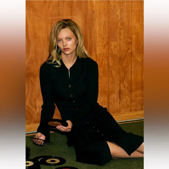 RIVIR CECILIA VARIEGATED RIB KNIT LONG SLEEVE COLLAR MIDI DRESS - Picture 5 of 8